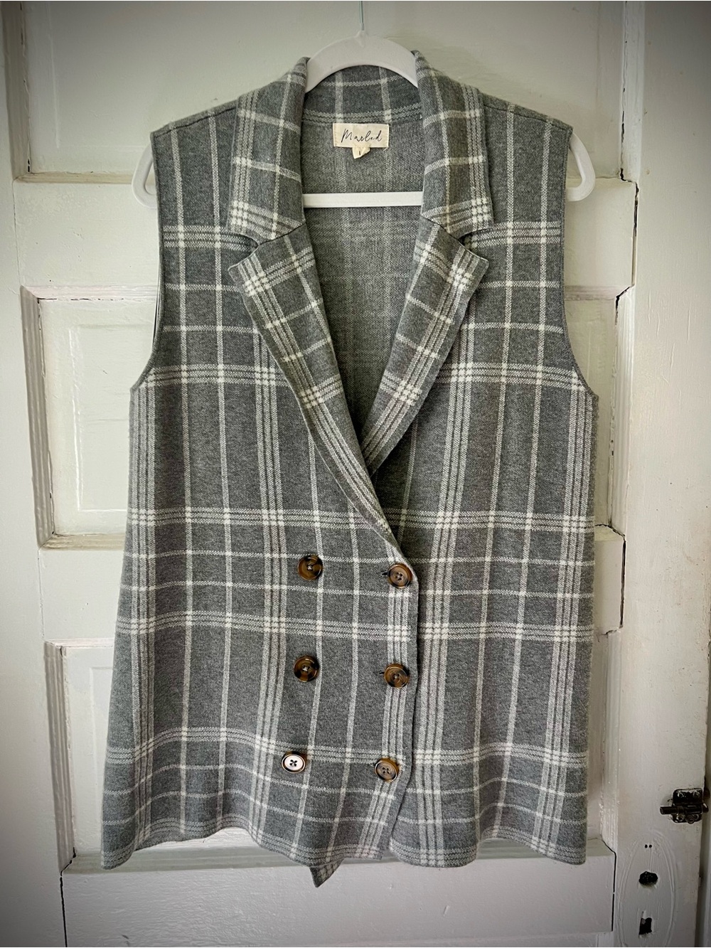 Gray Plaid Sleeveless Double-Breasted Sweater Vest with Notched Lapel Collar